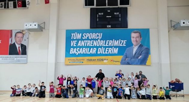 Bergama'da 100 çocuk yüzme sporu ile tanıştı, 