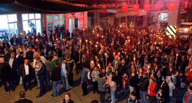 Beydağ’da fener alayı yürüyüşü