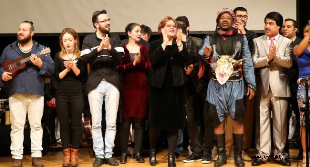 Bi Dünya Ses'ten Konak’ta sıra dışı konser