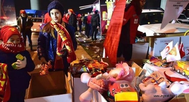 "Bir Atkı Bir Oyuncak" projesi çığ gibi büyüyor