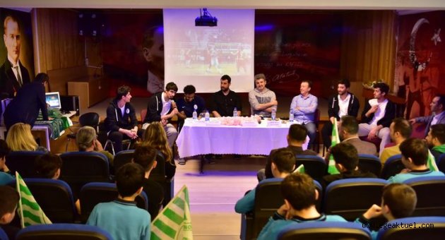 Bornova aşkına haydi salona!