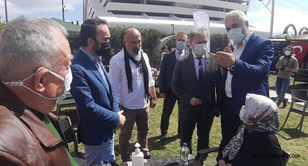 Bornova Belediye Başkanı Mustafa İduğ, şehir aileleri ile bir araya geldi.