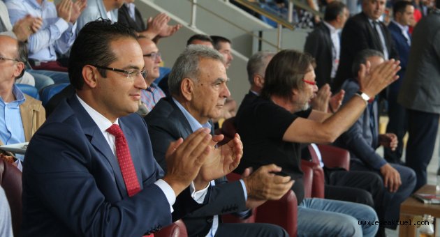 Bornova Belediyesi liderlere evsahipliği yapıyor