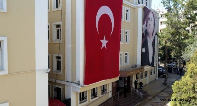 Bornova Belediyesi’nde bayrak nöbeti