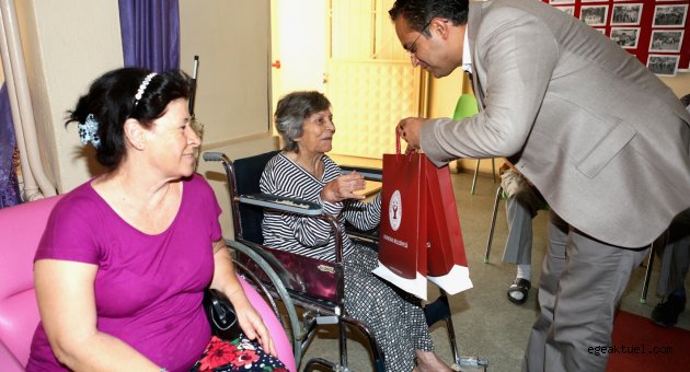 Bornova Belediyesi’nden Bayram hediyesi