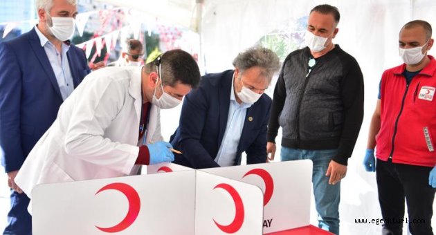 Bornova Belediyesi ve Türk Kızılay'dan ortak bağış kampanyası