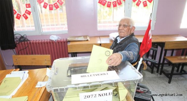 Bornova Belediyesi yaşlı, hasta ve engelli vatandaşları seçimde sandığa taşıyacak
