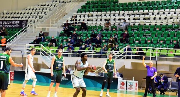 Bornova Belediyespor zirveyi zorluyor