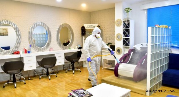 Bornova’da berber, kuaför ve güzellik salonlarına dezenfeksiyon