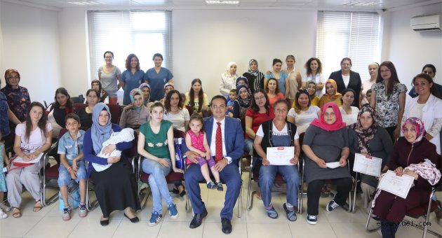 Bornova’da bilinçli anneler yetişiyor