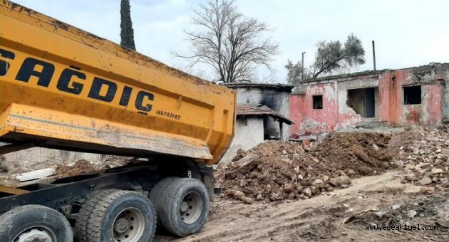 Bornova’da kaçak moloza geçit yok