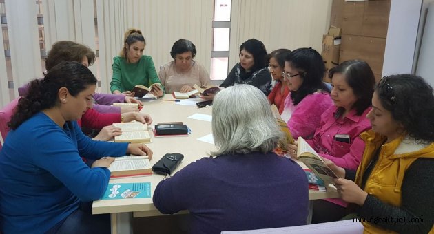 Bornova’da kitap okuma zamanı
