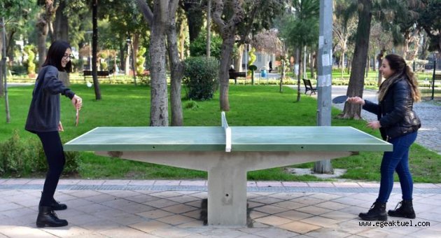 Bornova’da “Masa Tenisi” zamanı