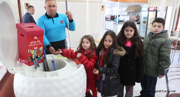 Bornova’da şimdiden 3 konteyner atık pil toplandı