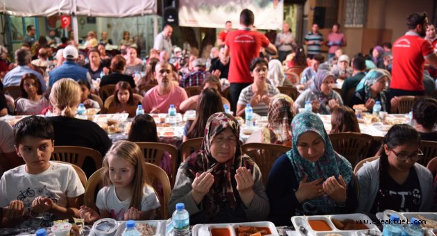 Bornova’da Şırnak Şehitleri Dostluk Sofrası’nda anıldı