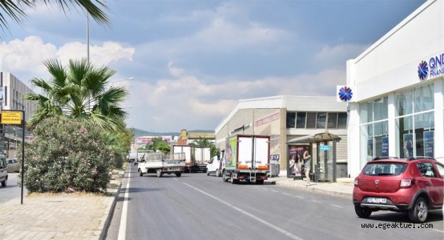 Bornova’da yollar yenileniyor