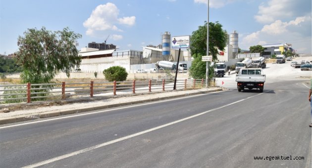  Bornova’da yollar yenileniyor