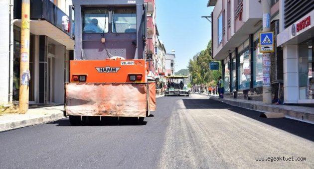Bornova’da yollar yenileniyor