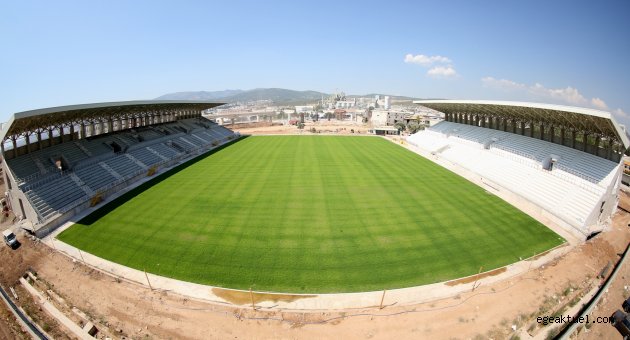 Bornova Doğanlar’daki Stat yeşillendi