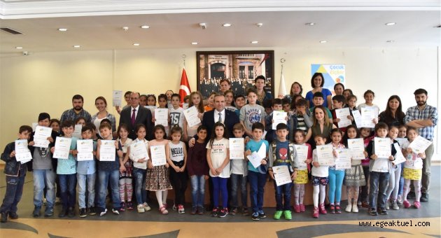 Bornova’nın çocuk elçileri sertifikalarını aldı