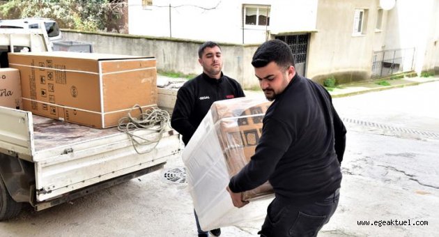 Bornova'da maddi durumu iyi olmayan vatandaşlara yardım eli