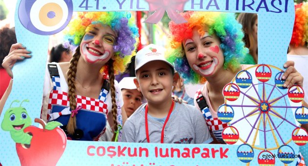 Bornovalı çocukların lunapark keyfi