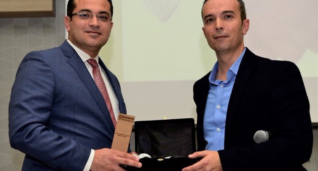 Bornovalı gençlere etkili iletişim semineri