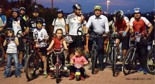 Bornovalılar İzmir’in kazanması için pedal çevirdi
