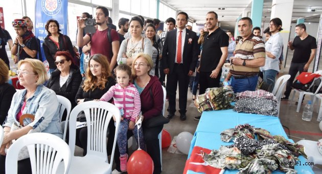 Bu pazar öğrencilere özel