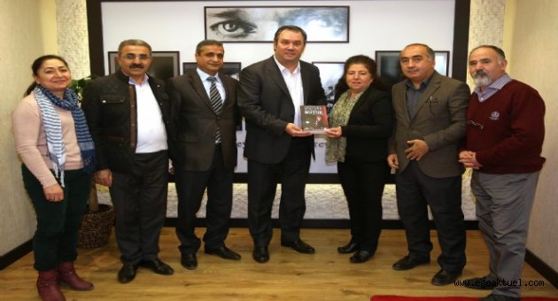 Buca Belediyesi 50 bin Nutuk dağıtacak