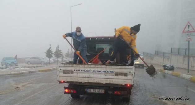 Buca Belediyesi’nden kar mesaisi