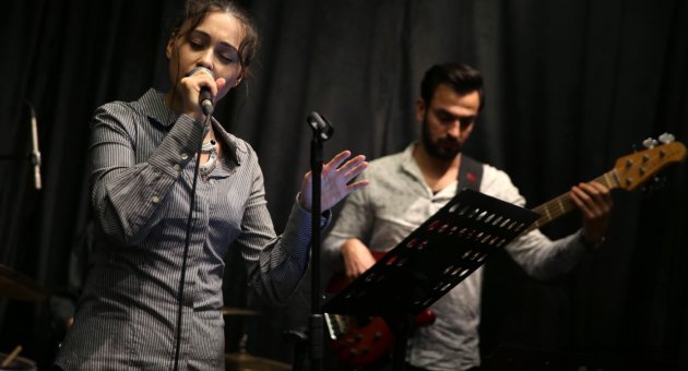 Buca, büyüleyici ses Ezgi Alaş’la buluştu