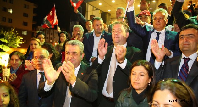  Buca Cumhuriyet Meşaleleriyle aydınlandı