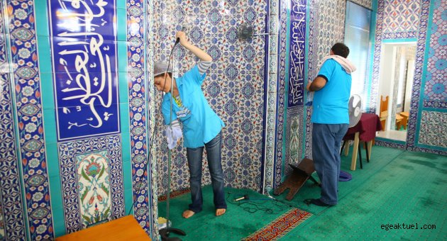 Buca’da camilere bayram temizliği
