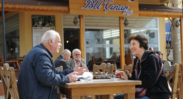 Buca’da  “Çaylar Bizden”