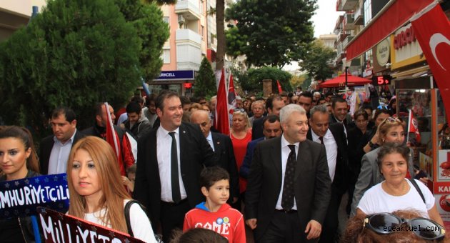 Buca’da Cumhuriyet coşkusu sürüyor