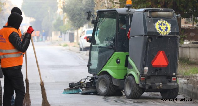 Buca’da dur durak bilmeyen temizlik mesaisi