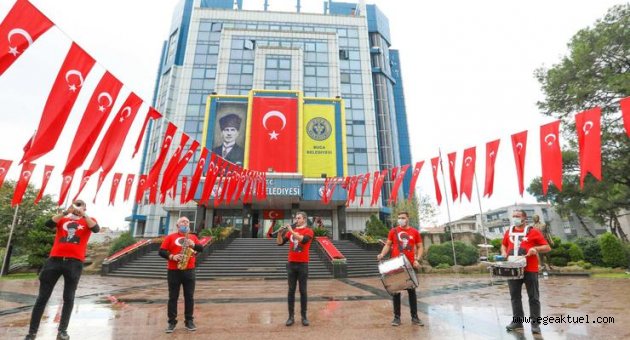 Buca’da gün boyu Cumhuriyet coşkusu