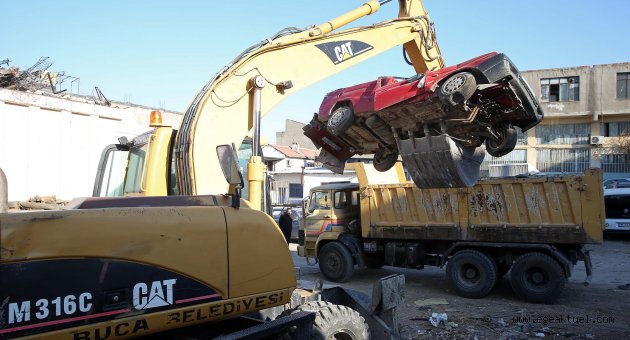 Buca’da Hurda Araçlar Toplandı