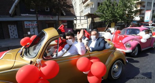 Buca’da renkli 9 Eylül korteji