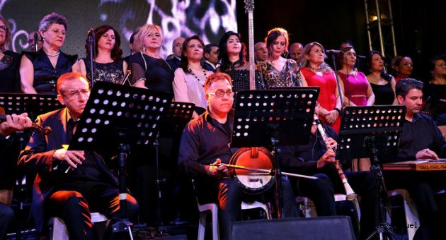 Buca’da şenlikli mezuniyet