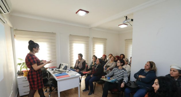 Buca’da toplumsal cinsiyet eşitliği masaya yatırıldı