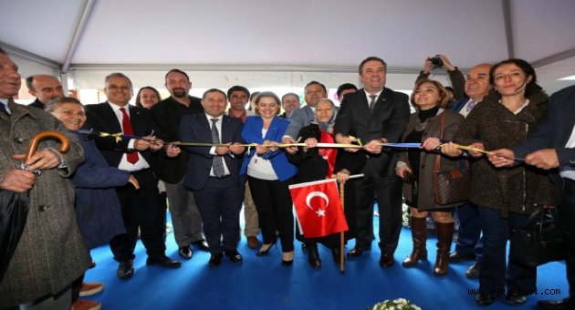 Buca 'da Türkan Saylan Çağdaş Yaşam Merkezi açıldı