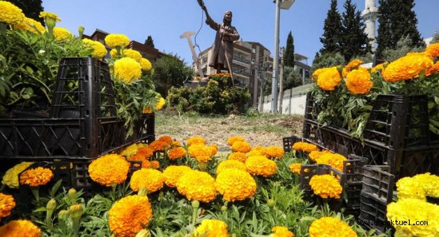 Buca’nın sokakları çiçek açtı 