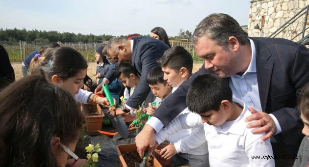 Bucalı çocuklar toprakla tanışıyor