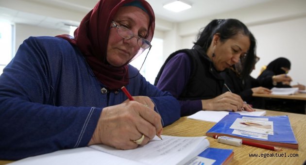  Bucalı kadınlar kalem tutarak özgürleşti