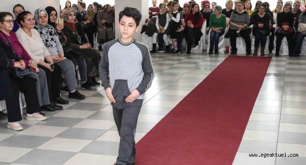 Bucalı kursiyerlerden muhteşem defile