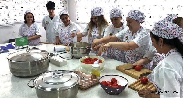 Bucalı kursiyerlerden Ramazan sofralarına muhteşem lezzetler