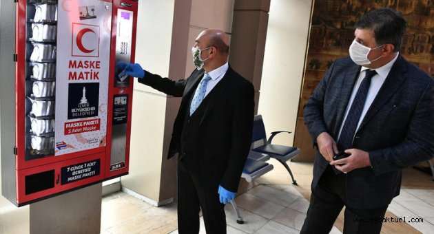 Büyükşehir bir günde 117 bin maske dağıttı