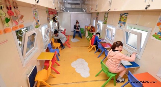 Büyükşehir çadır kentte de çocukların yanında
